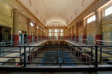 Load image into Gallery viewer, Zwischen den Welten: Verlassene Orte in Europa Bildband German Book