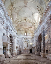 Load image into Gallery viewer, Zwischen den Welten: Verlassene Orte in Europa Bildband German Book