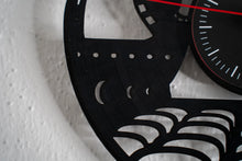 Load image into Gallery viewer, Wanduhr aus echter Schallplatte – Retro Design - Kino - Cinema – Vinyl Uhr
